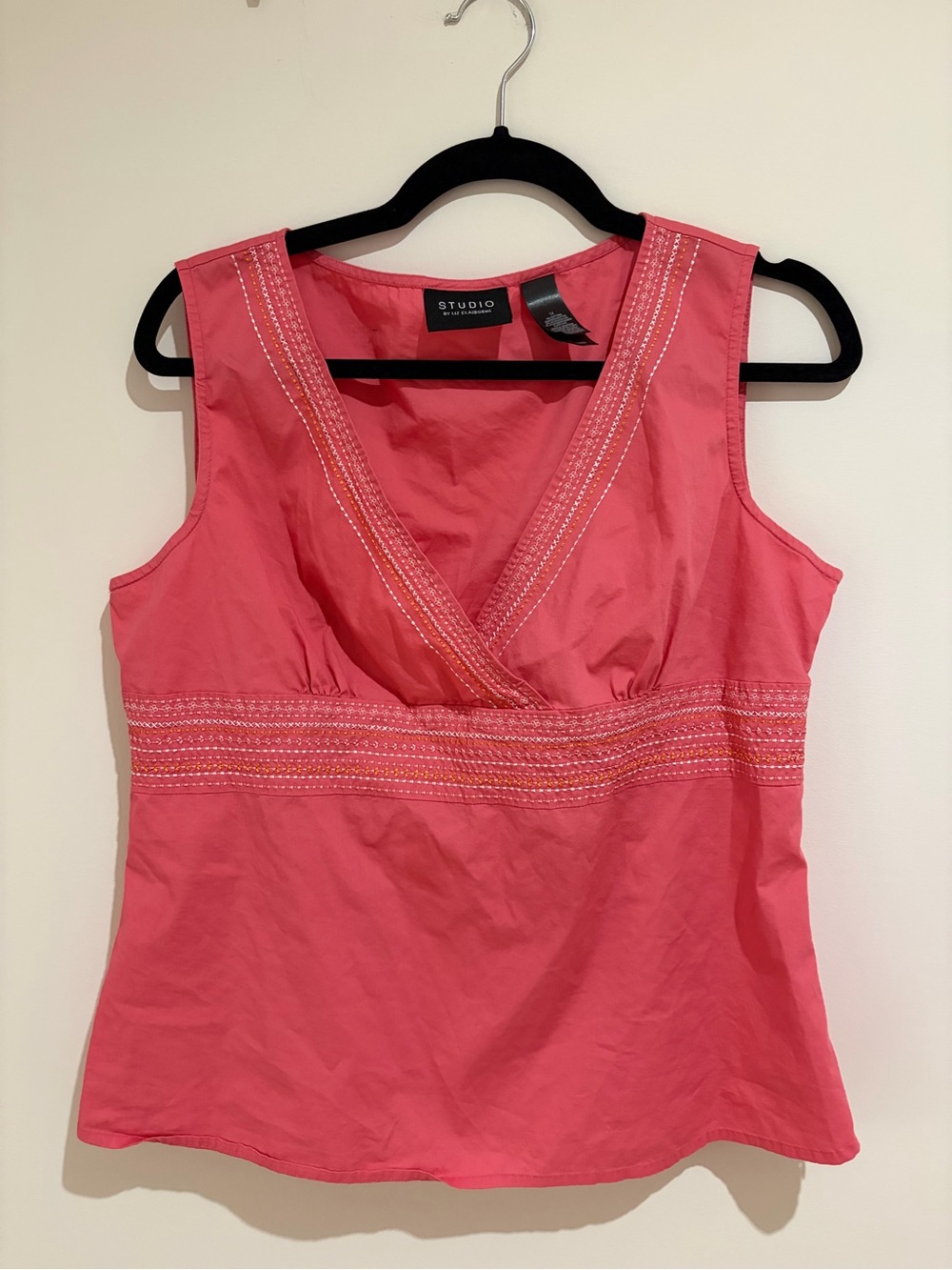 Studio by Liz Claiborne Y2K Coral Pink orange embroidered V-Neck Embroidered Top